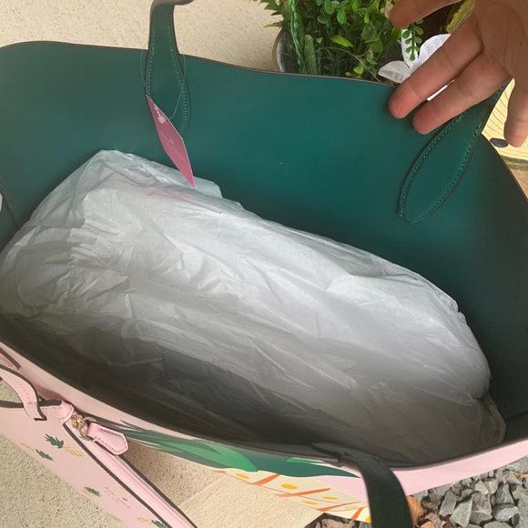 Authentic KATE SPADE Leather Pineapple print Reversible tote - Picture 7 of 9